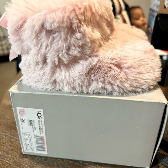 Infants Ugg Boots - Picture 1 of 3